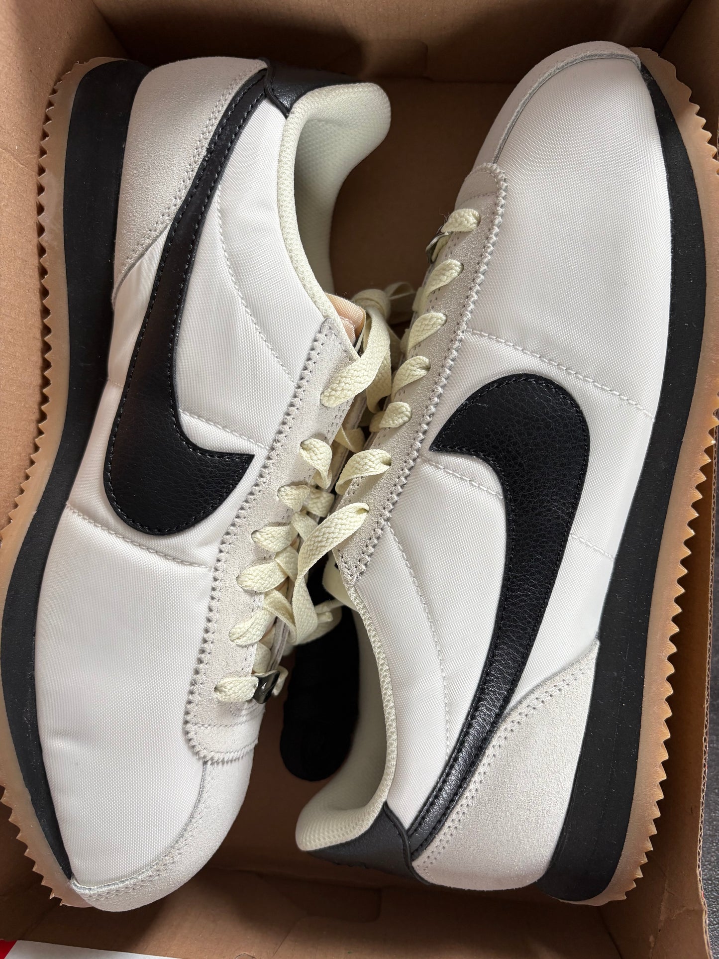 Nike Cortez in weiss/schwarz, Größe wählbar