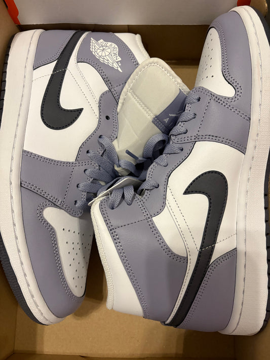 Air Jordan 1 MID weiss/schwarz/flieder, Größe 42,5