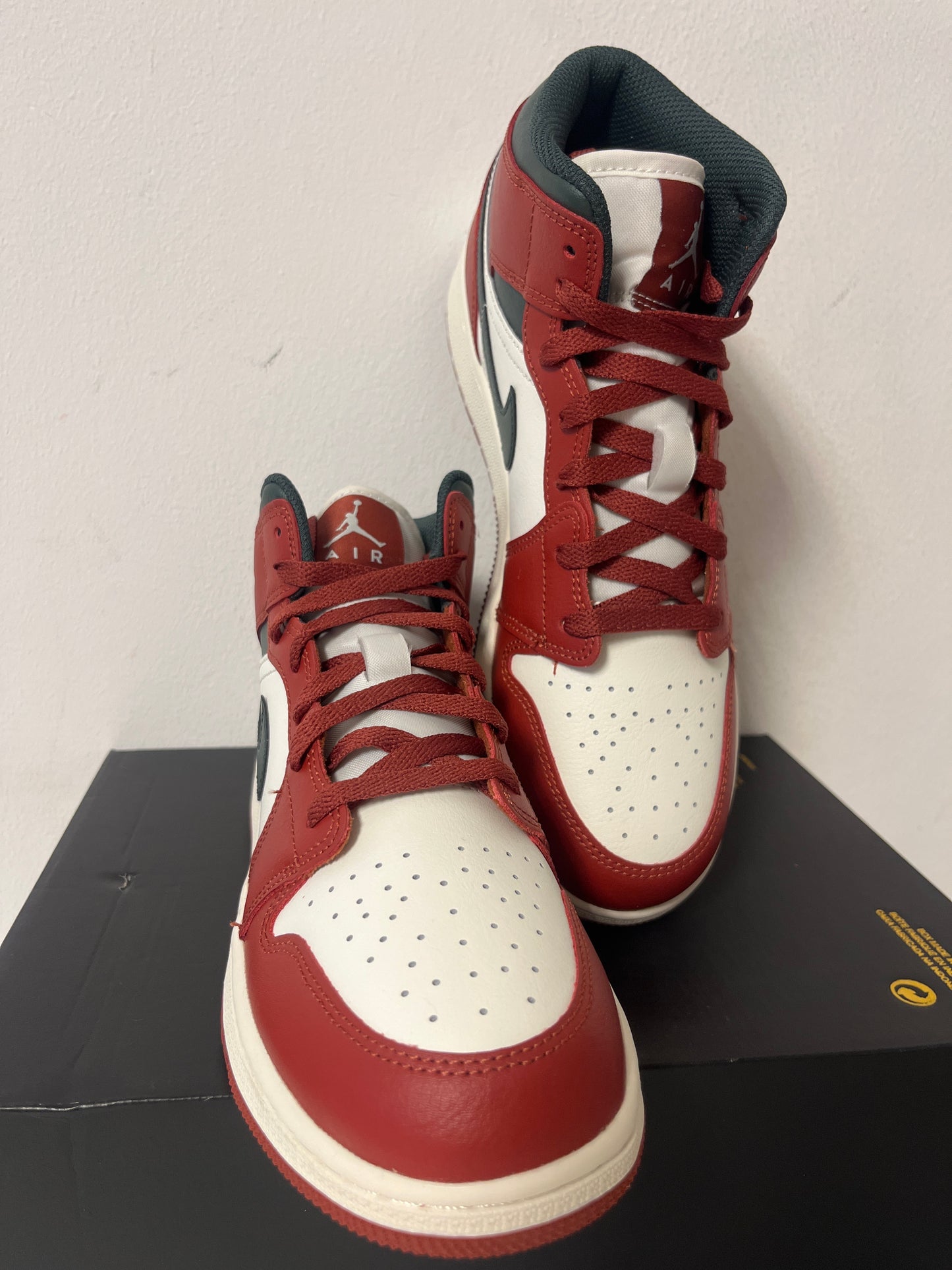 Air Jordan 1 MID rot/schwarz/weiß/dunkelgrün, Größe 40