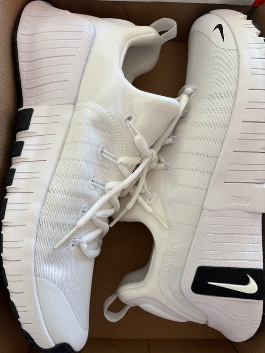 Nike Free Metcon 6, Größe 38,5 in weiss/schwarz