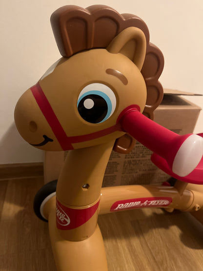 Radio Flyer Pony für Kleinkinder mit Soundeffekten
