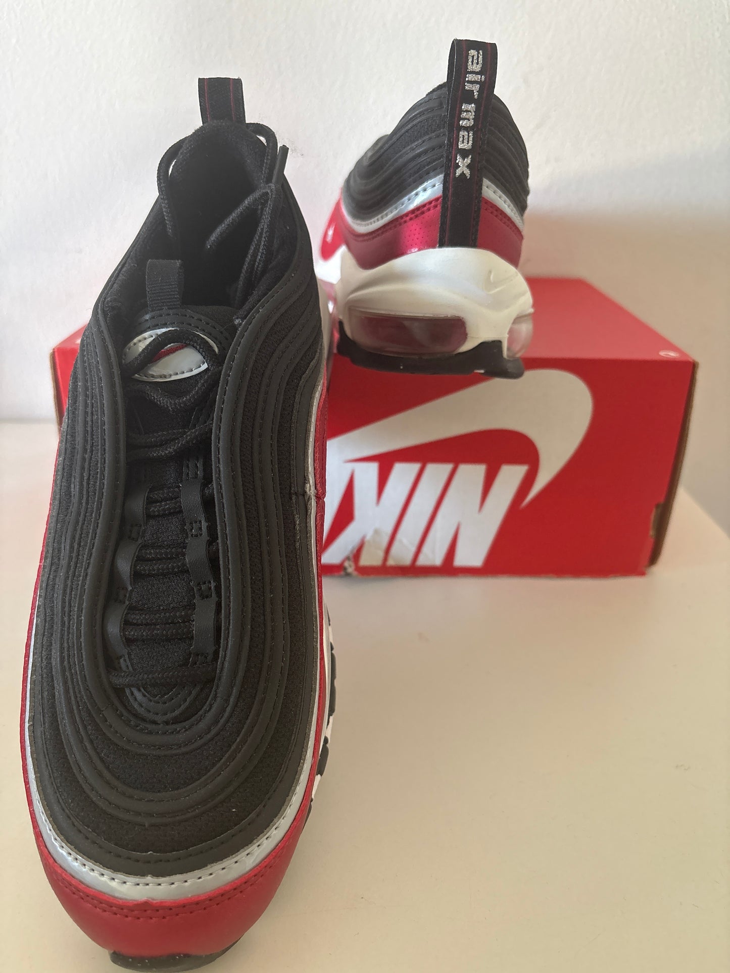 Nike Air Max 97 in schwarz/rot/silber, Größe 39
