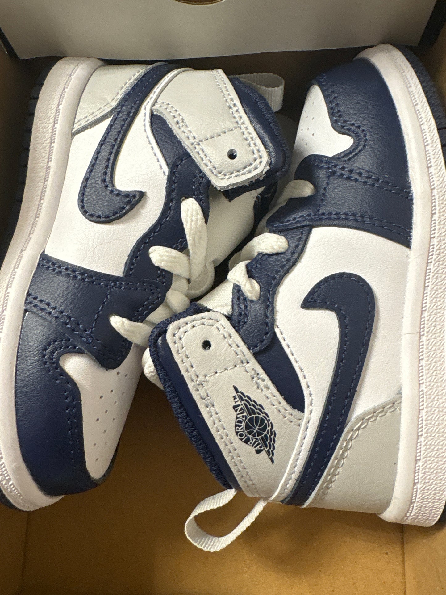 Nike Jordan 1 Mid, grau/weiss/dunkelblau, Größe 23,5