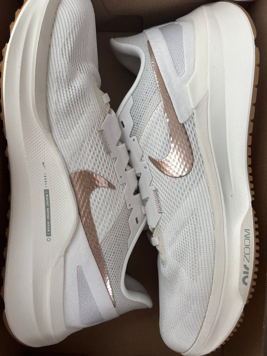 Nike Air Zoom Structure 26, braun/weiss, Größe 42