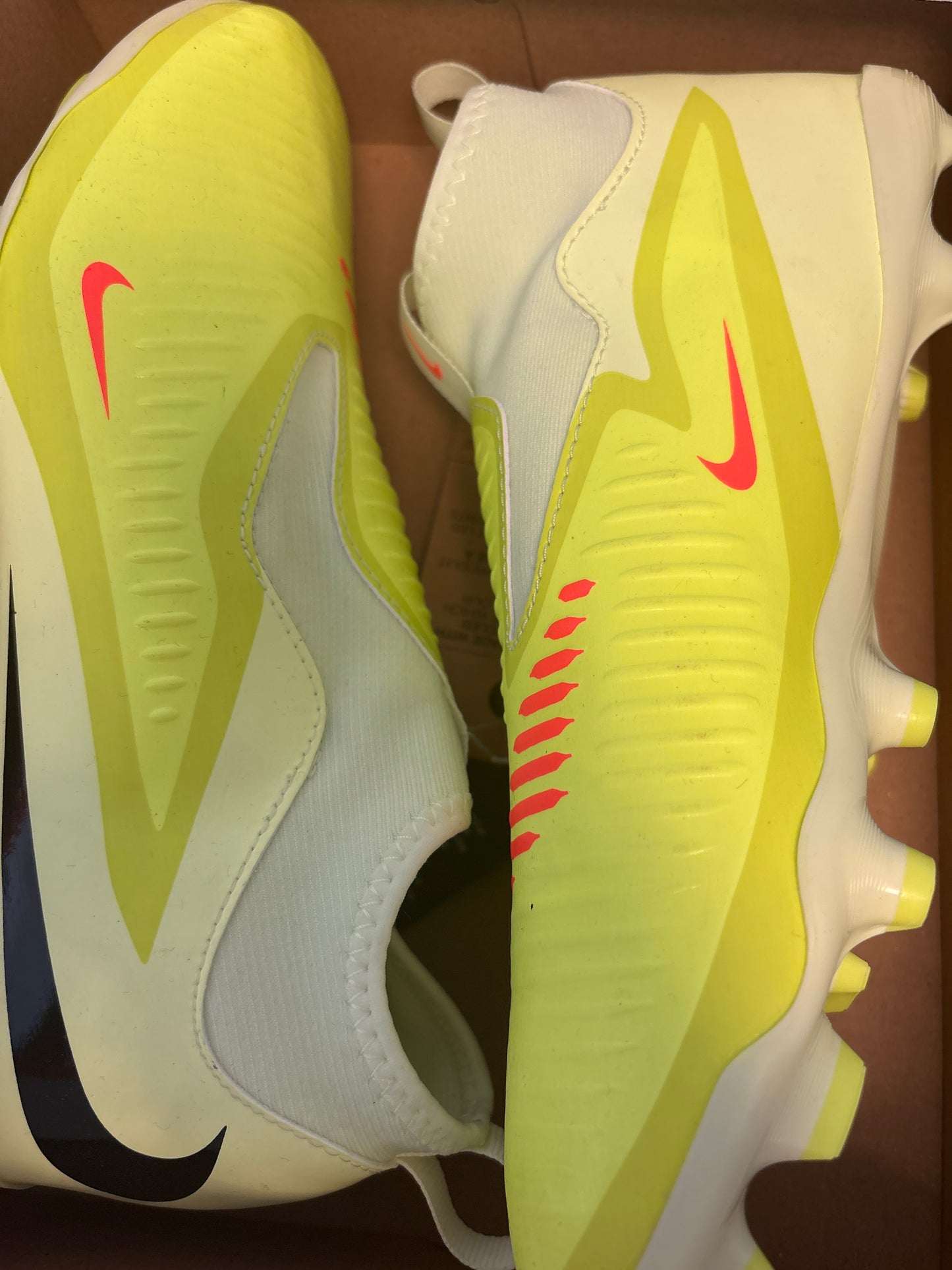 Fußballschuh Nike Phantom 6 high Acad, Größe 37,5