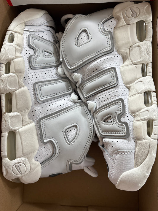 Nike Air More Uptempo weiss/grau, Grösse 37,5