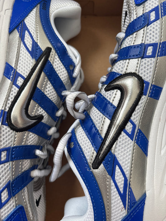 Nike P-6000 in weiss/silber/blau, Größe 38