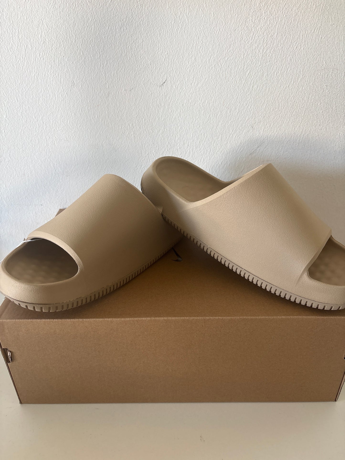 Nike Badelatschen Calm Slide 2.0 in beige, Größe 39