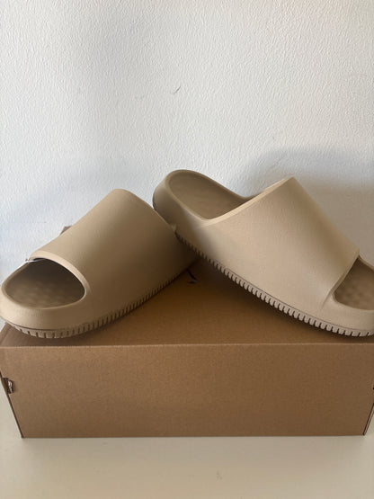 Nike Badelatschen Calm Slide 2.0 in beige, Größe 39
