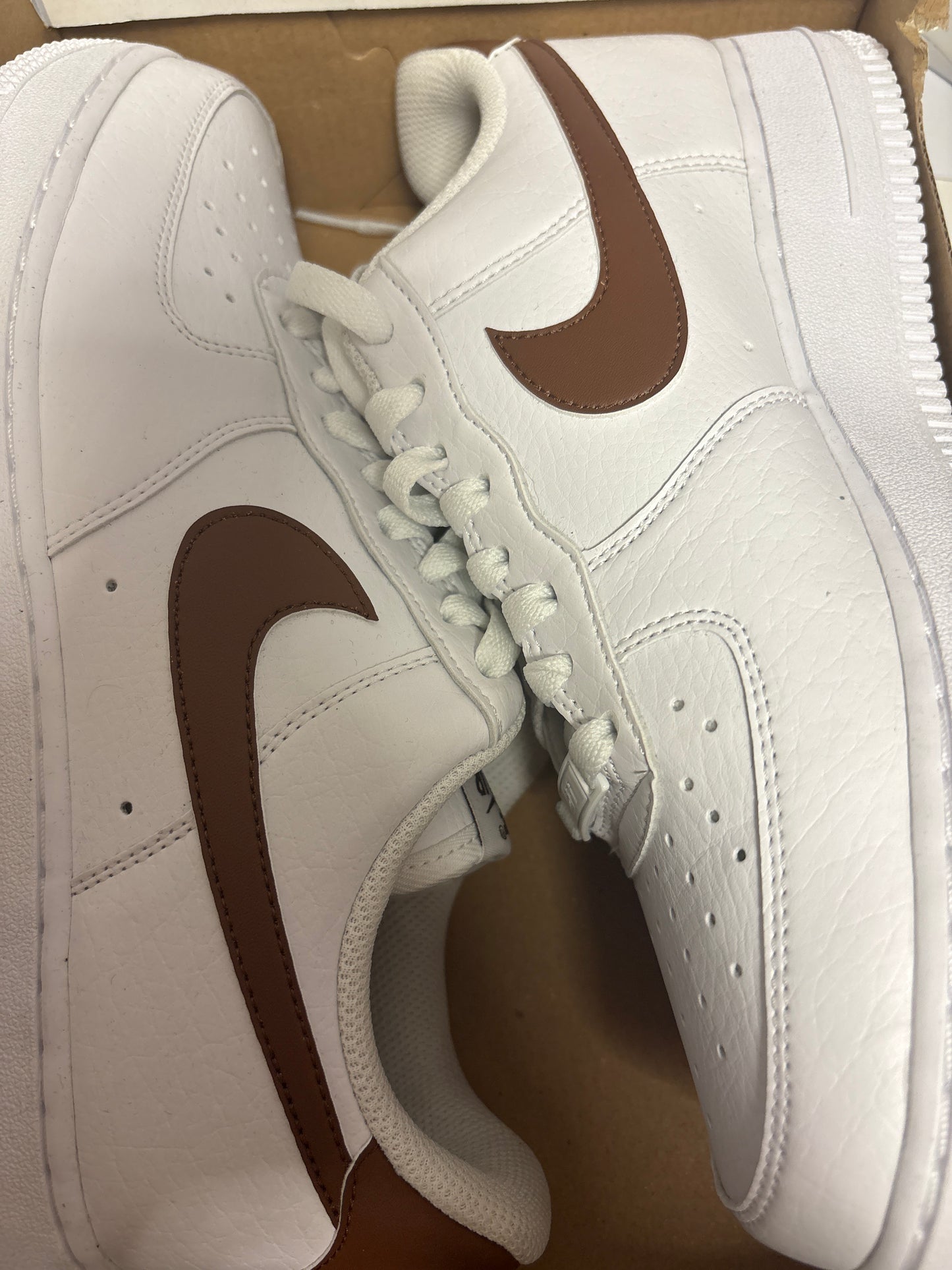 Nike Air Force 1 in weiss/braun, Größe wählbar