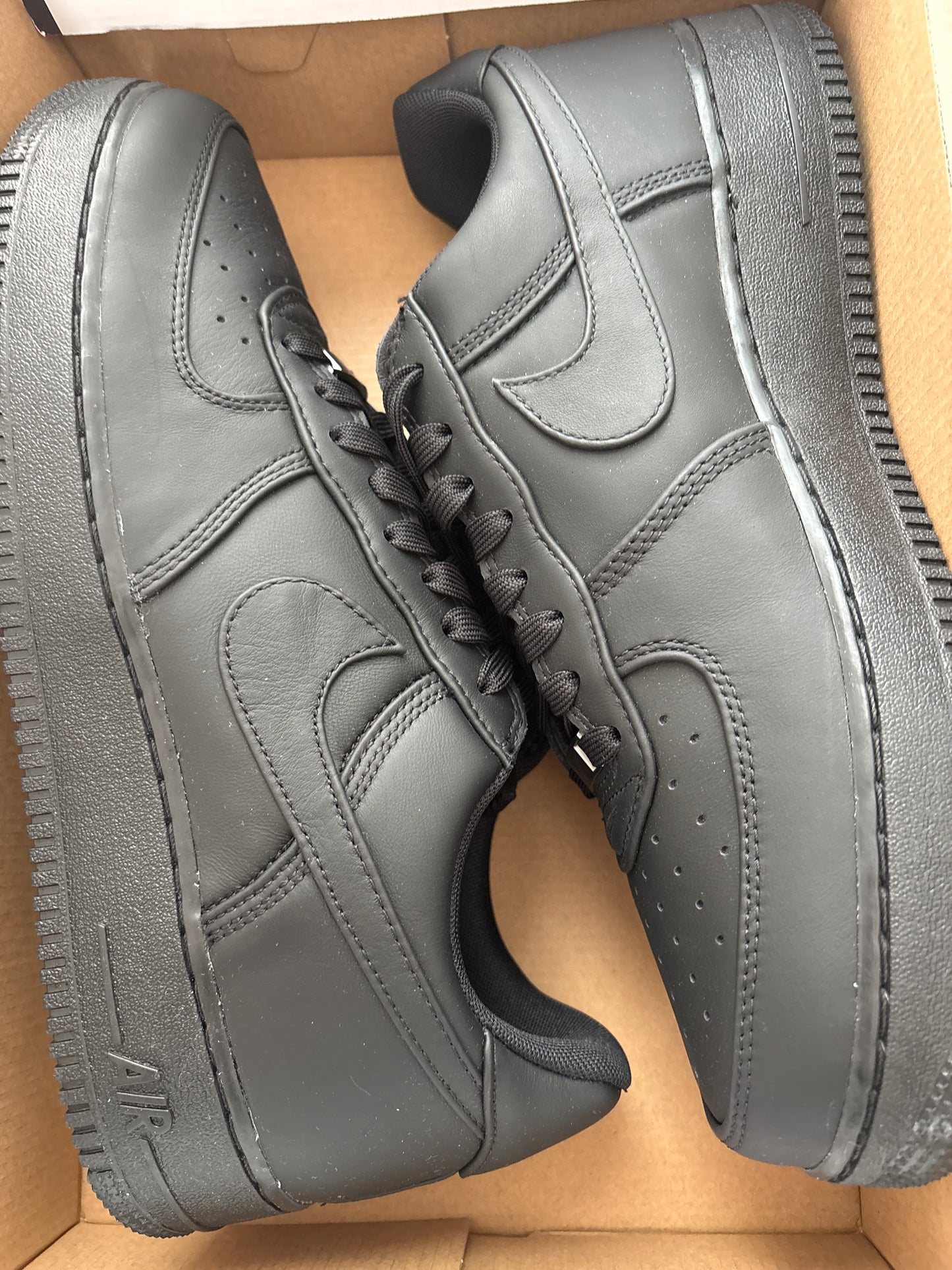Nike Air Force 1 schwarz, Größe 46