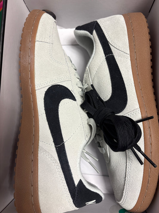 Nike General Field, schwarz/grau in Größe 43