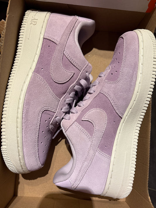 Nike Air Force 1 in lila, Größe wählbar
