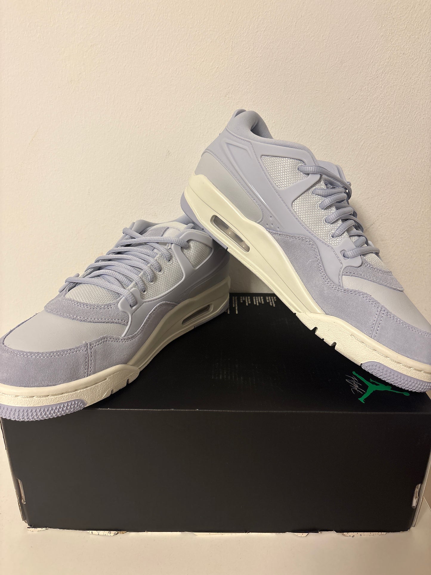 Nike AIR Jordan 4 RM in hellblau/weiss, Größe 44