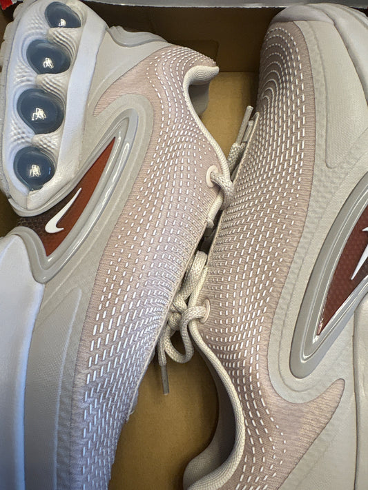 Nike Air Max DN in hellbraun , Gr. Wählbar