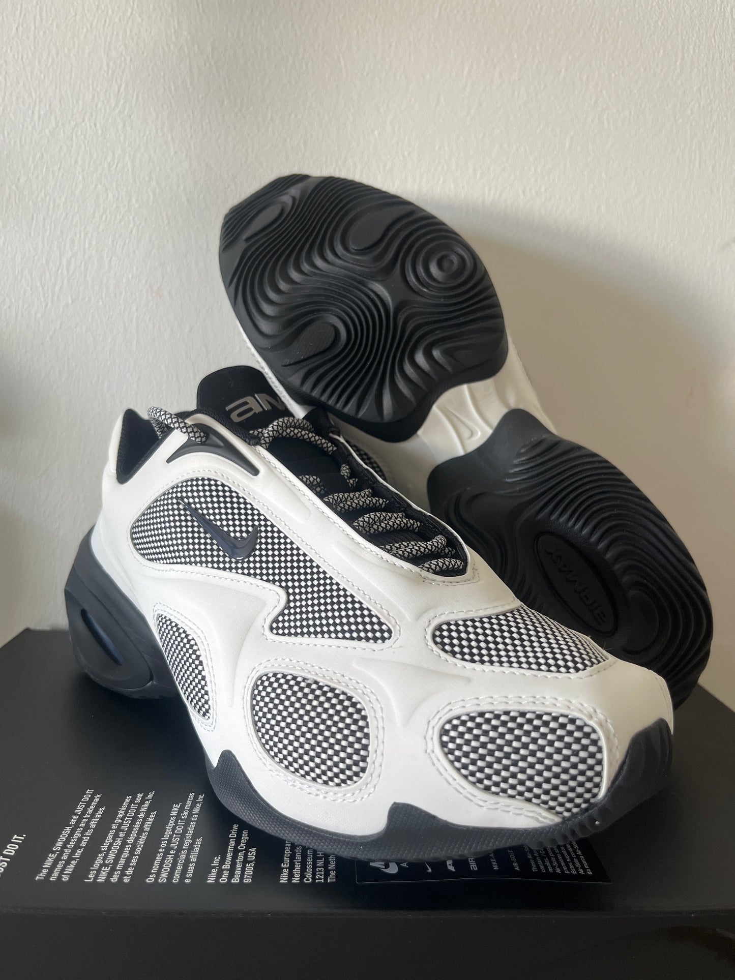 Nike Air Max Muse in weiß/schwarz, Größe 42