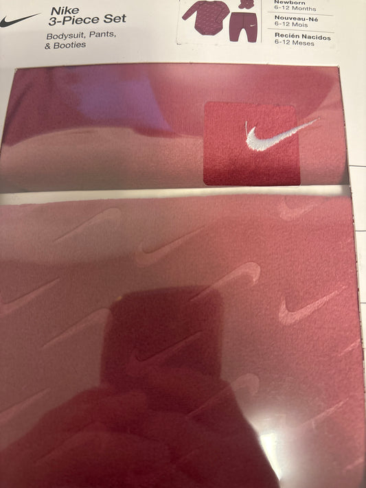 Nike 3er Set für Neugeborene, 6-12 Monate in rot