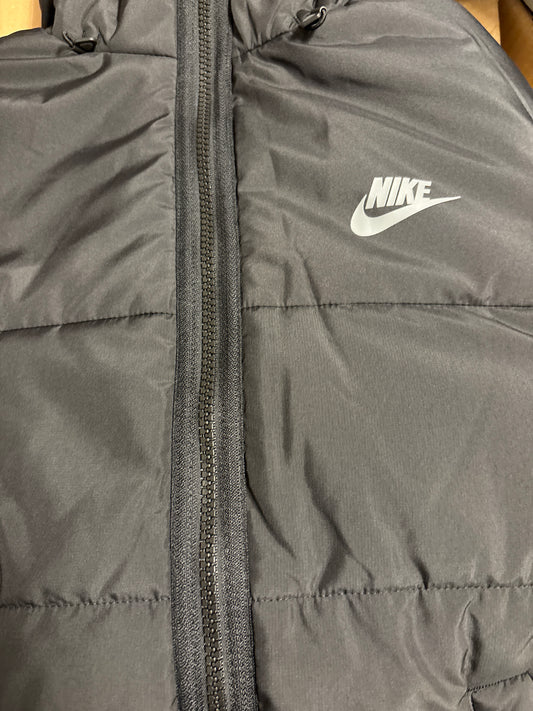 Nike Winterjacke schwarz Größe XS
