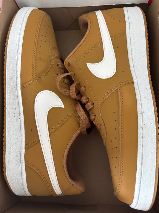 Nike Court Vision Low, Gr. 45,5 in braun/weiss
