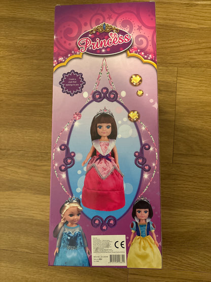 Prinzessinnen Puppen Schneewittchen und Elsa in groß