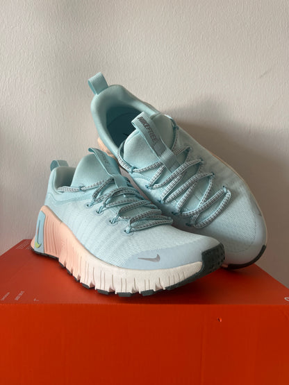 Nike Free Metcon 6 in hellblau/creme/türkis, Größe 37,5