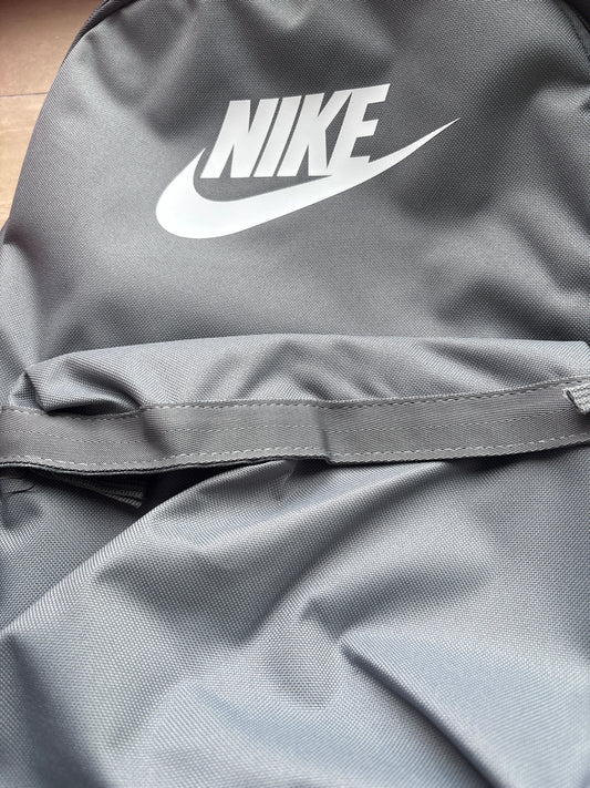 Nike Jordan Rucksack grau