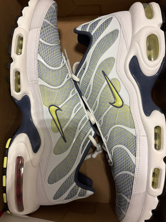 Nike Air Max Plus TN in weiss/verschiedene Grüntöne, Gr. Wählbar