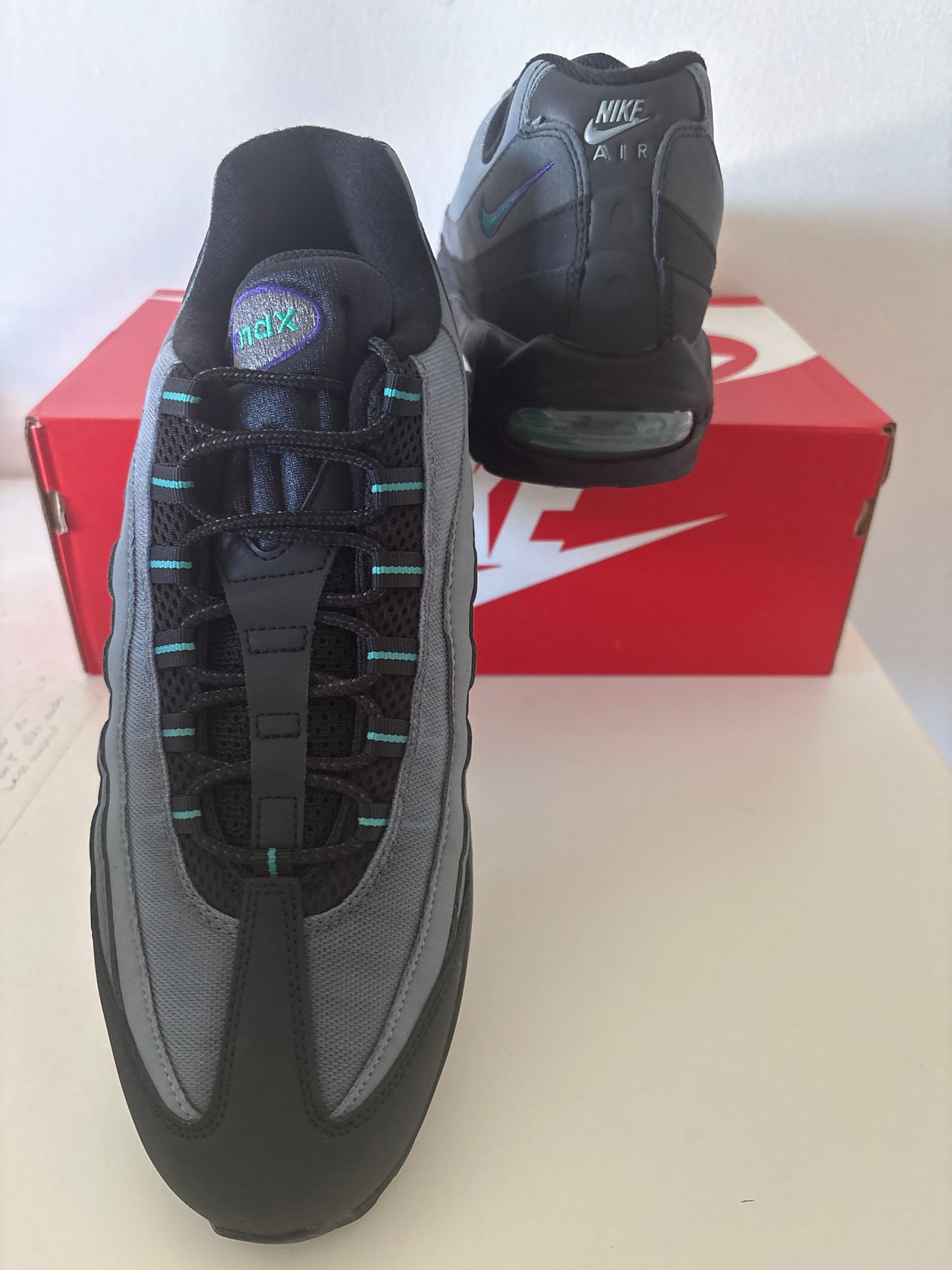 Nike Air Max 95 in schwarz/grau/türkis, Gr. 48,5