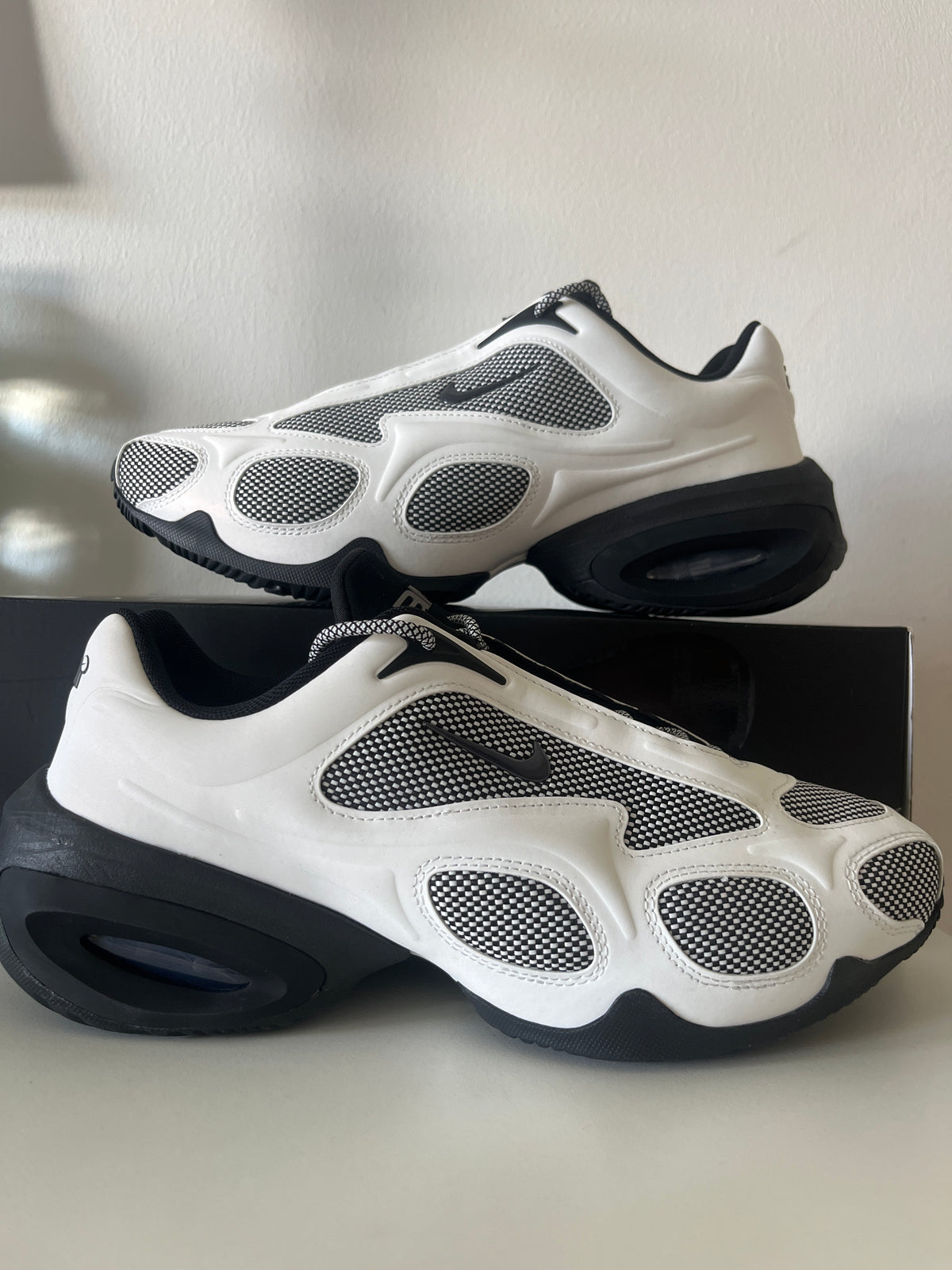 Nike Air Max Muse in weiß/schwarz, Größe 42