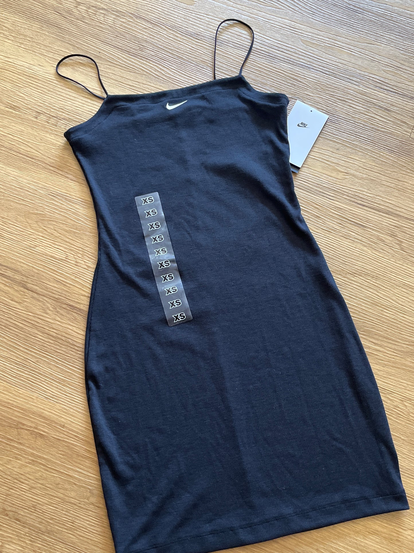 Nike Trägerkleid in schwarz „Tight Fit“, Größe XS