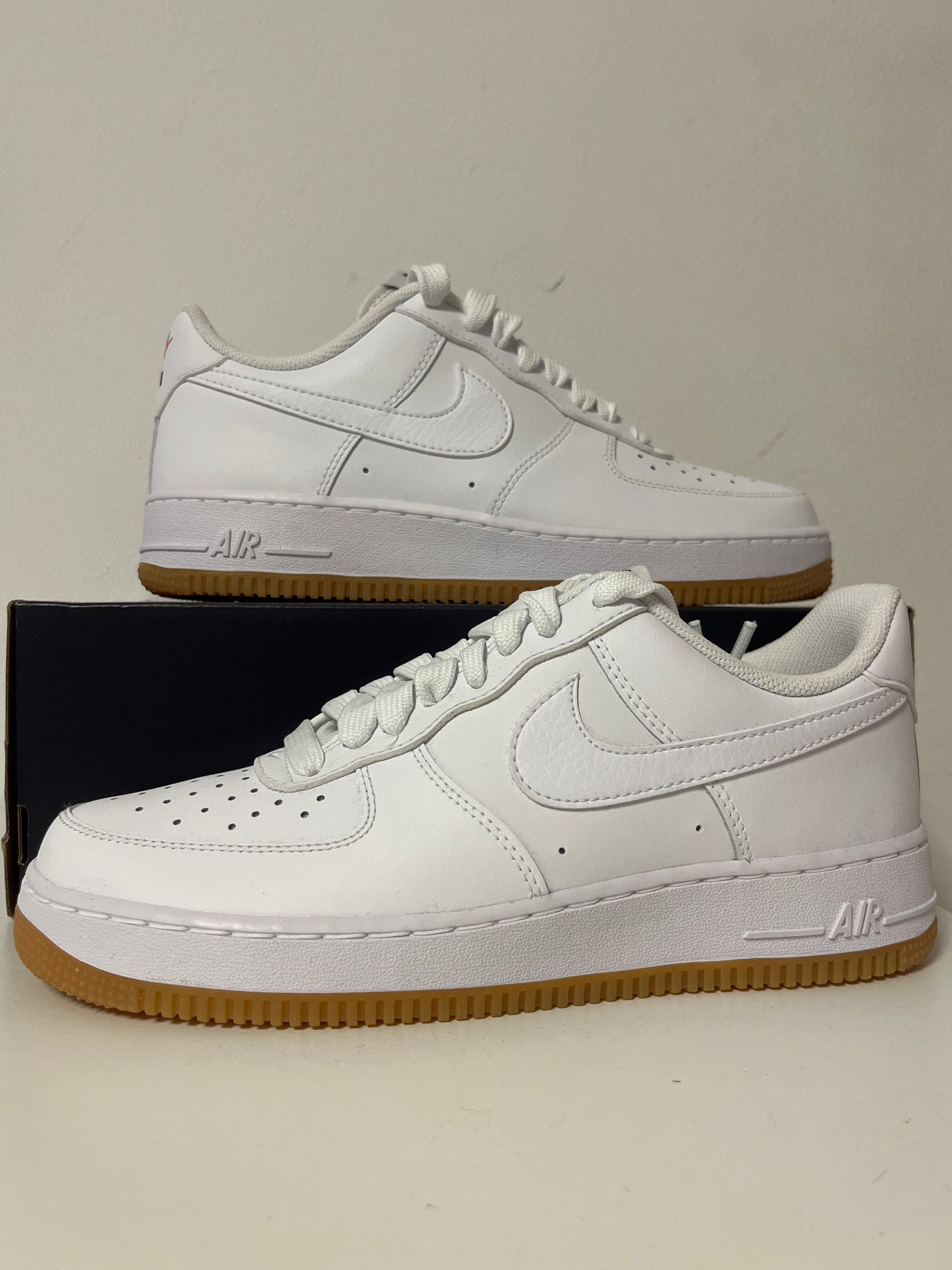 Nike Air Force 1 '07 LV8 in weiß/braun, Größe 42