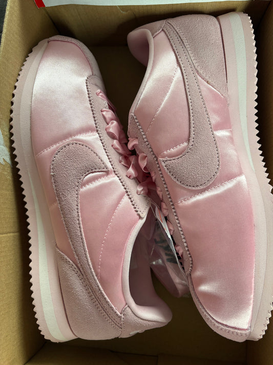 Nike Cortez in rosa, Größe 42