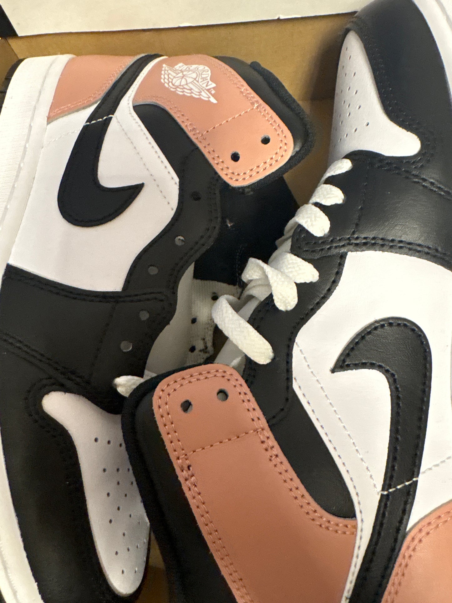Nike Air Jordan 1 MID, lachs/schwarz/weiss, 38,5