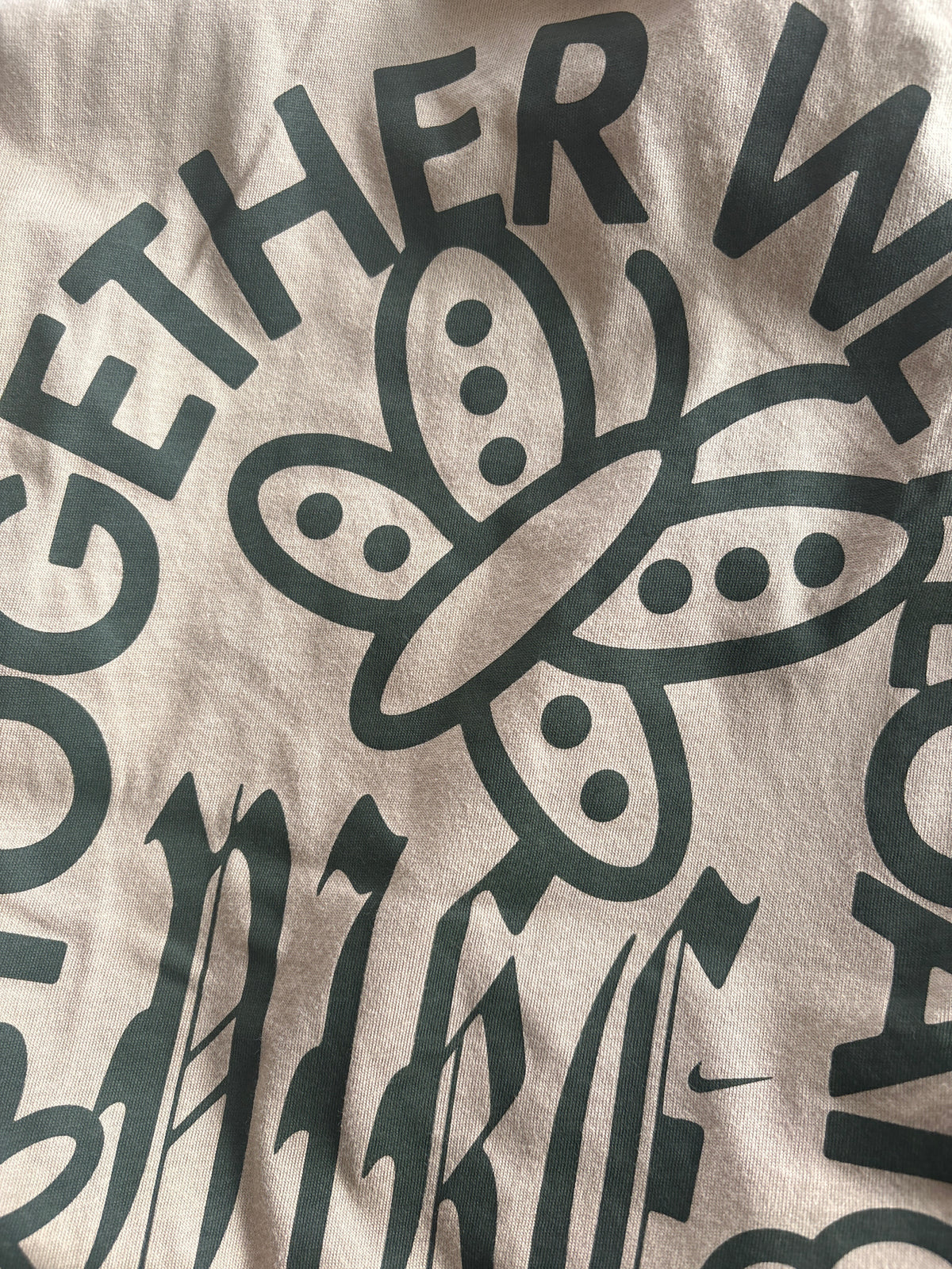Nike Tshirt in beige/backprint, Größe M