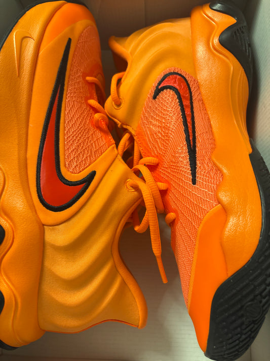Nike Giannis Immortality, in orange , Größe wählbar