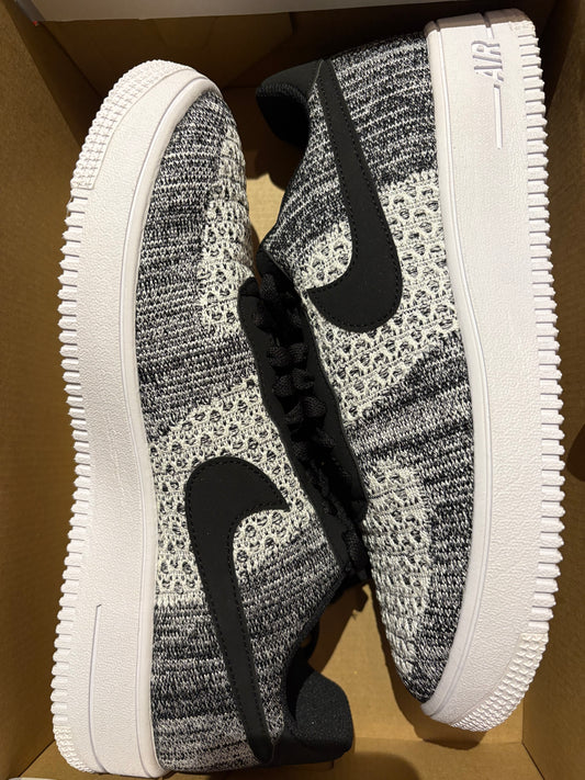 Nike Air Force 1 Flyknit 2.0 in weiss/schwarz, Größe wählbar