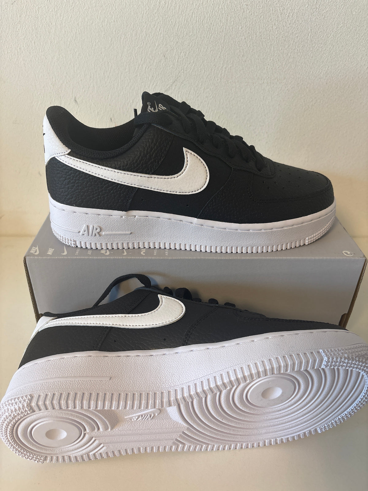 Nike Air Force 1 in schwarz/weiss, Größe wählbar