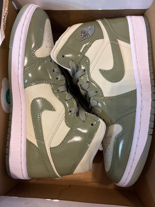 Air Jordan 1 Mid, dunkelgrün/hellgrün Lack, Größe 39