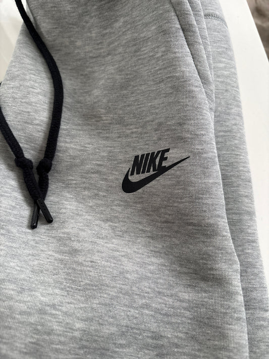 Nike Techhose in grau, Größe XL