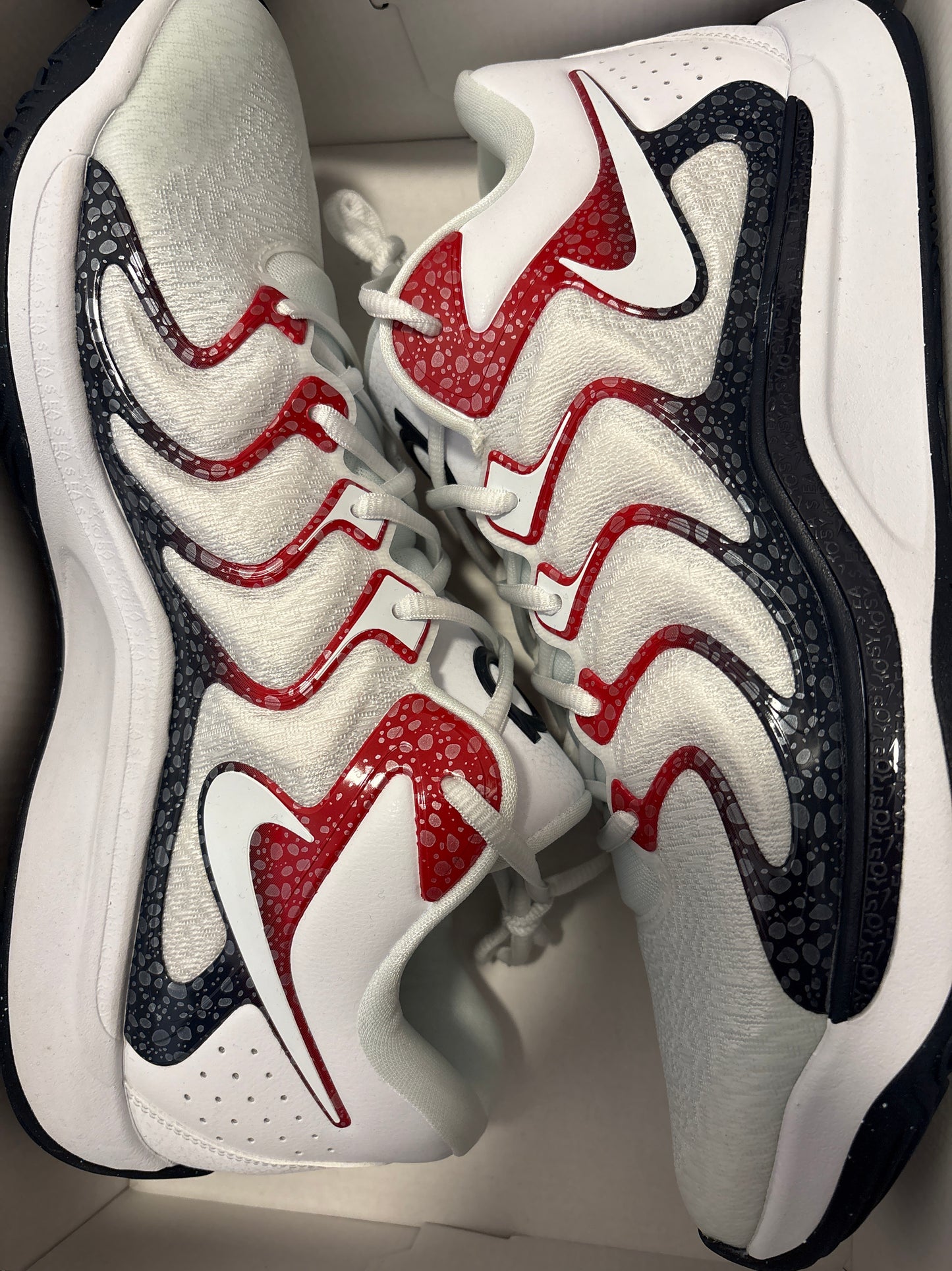 Nike KD17, Größe 48,5 in weiss/blau/schwarz/rot