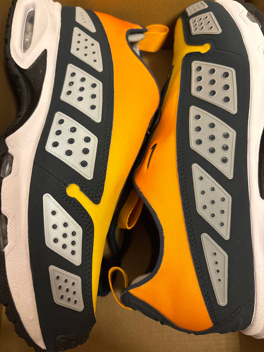 Nike Air Max orange Größe 43