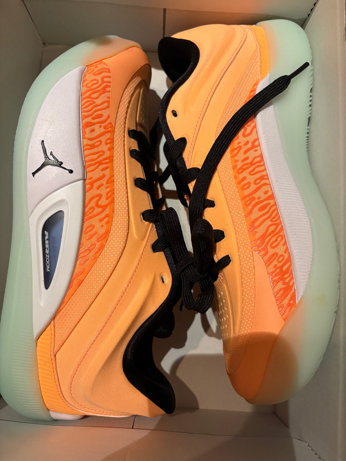 Jordan Zion 4, aprikot/weiss/schwarz in Größe wählbar
