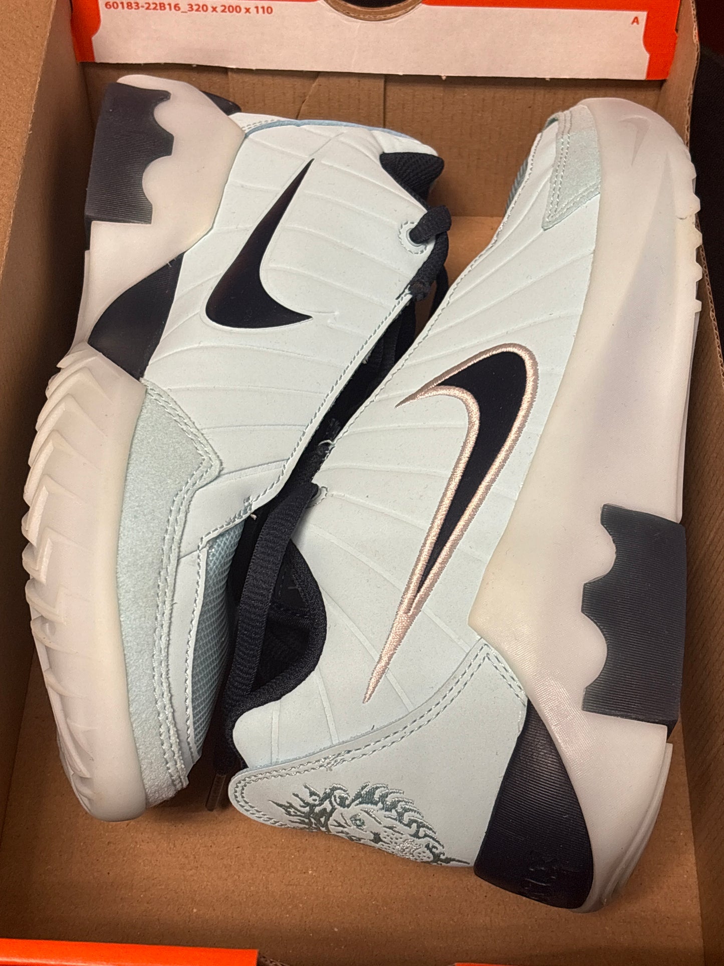 Nike Lebron Witness IX in hellblau/weiss/dunkelblau, Größe 38,5