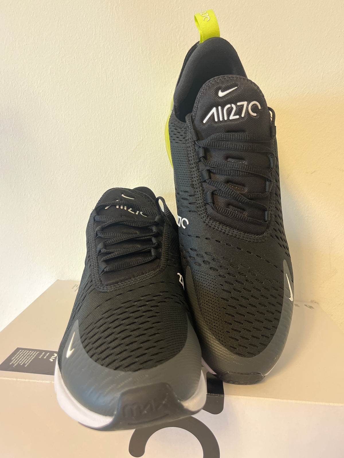 Nike Air Max 270 in weiss/gelb/schwarz, Größe 46