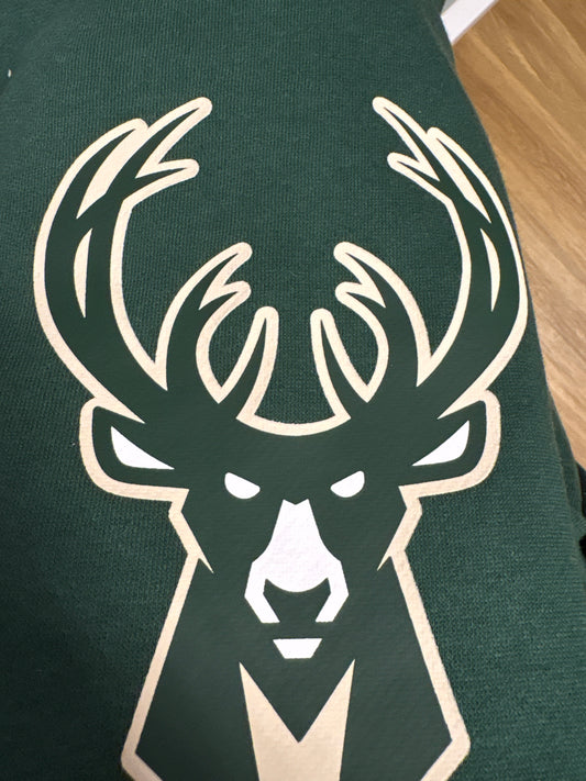 Nike NBA Hoodie Milwaukee Bucks, Größe M in grün/weiss