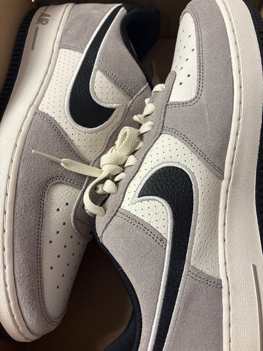 Nike Air Force 1 weiss/grau/schwarz, Größe 45