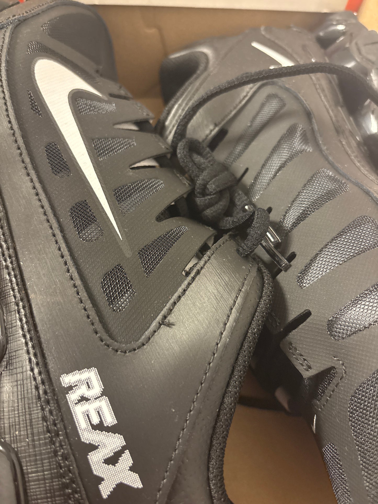 Nike Air Reax 5 TR Mesh, schwarz/weiss in Größe 44,5