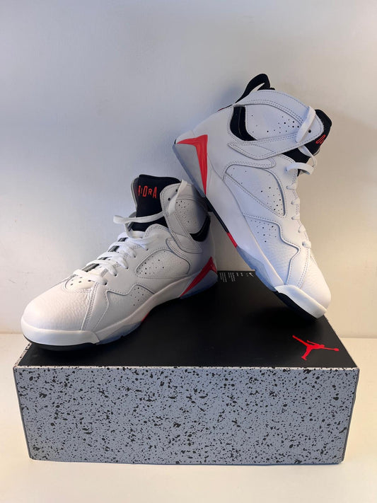 Nike Air Jordan 7 Retro, weiss/schwarz/orange, Größe wählbar