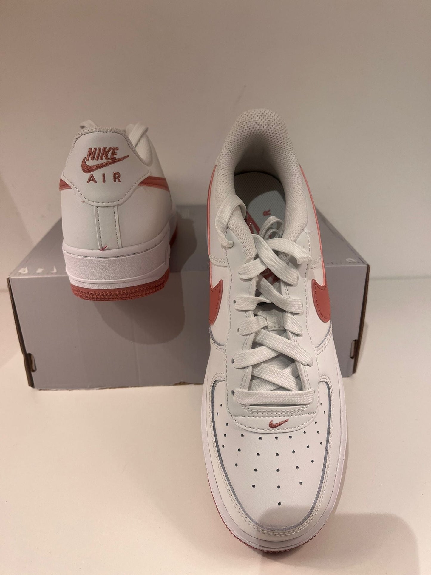 Nike Air Force 1 weiss/rot Größe 39