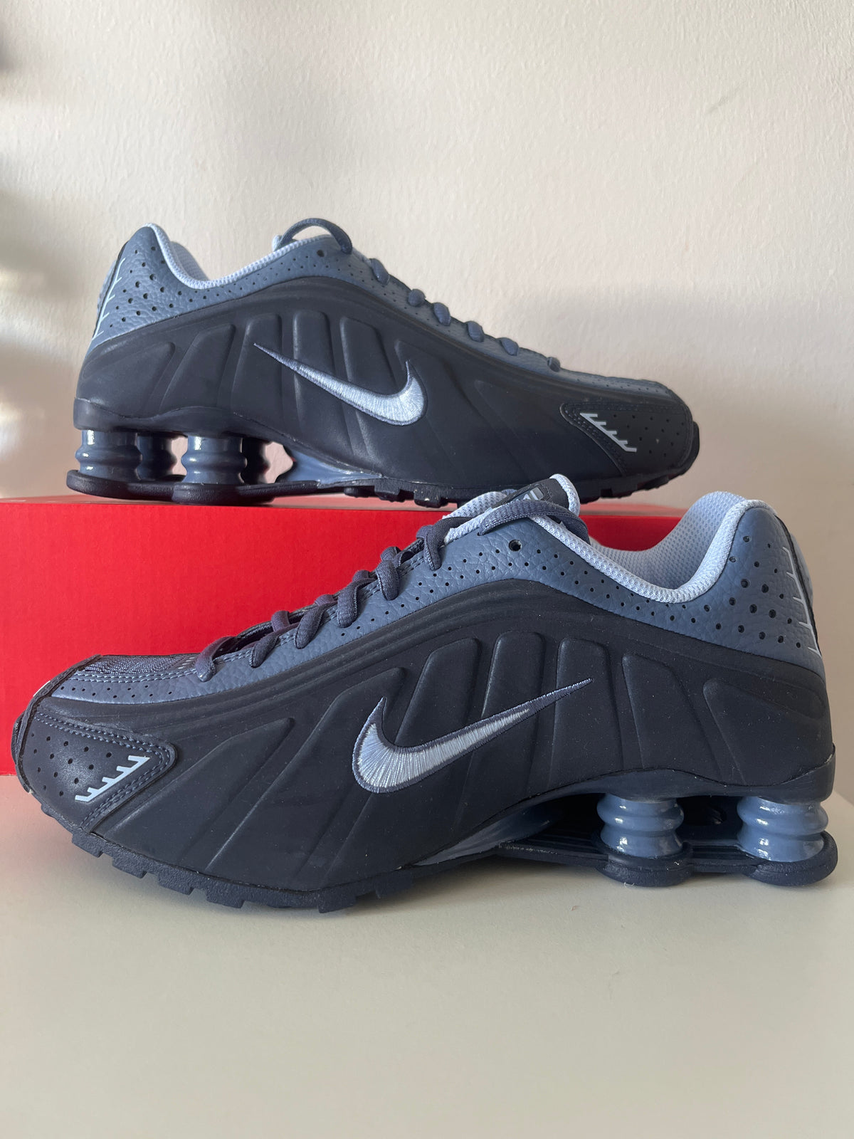 Nike Shox R4 in Blautöne, Größe 40